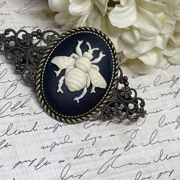 Black Cream Bee Humble Honey Christmas Gift New Cameo Pin Hair Clip Jewelry Comb - Picture 5 of 10
